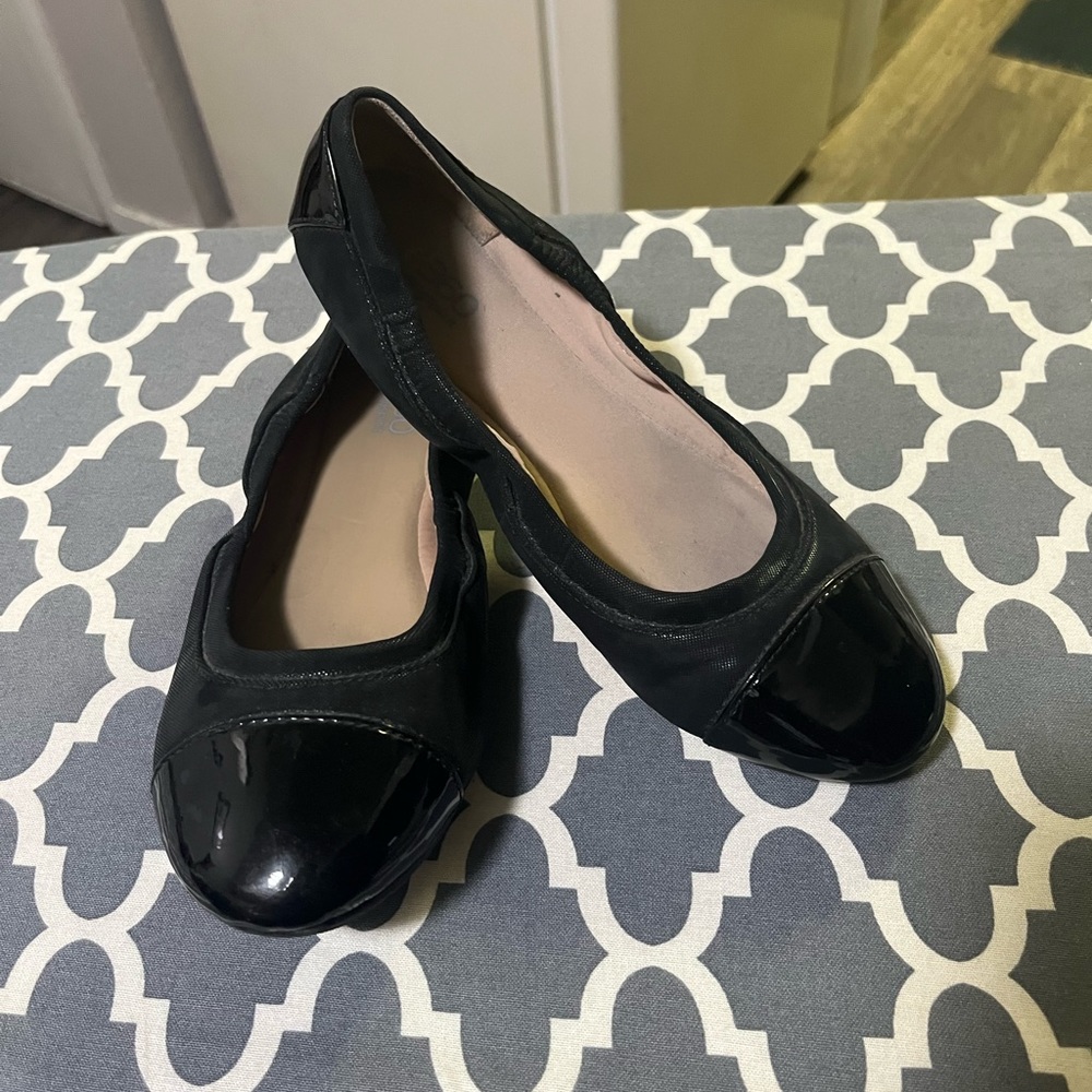 Cute Flat Shoes - image 1